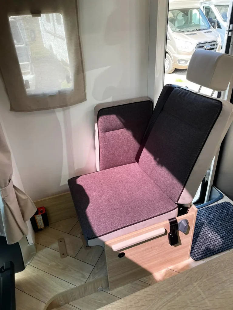 Challenger 318 Graphite Edition A/T